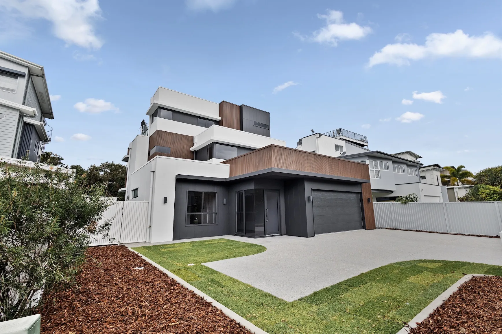 North Shore, Twin Waters